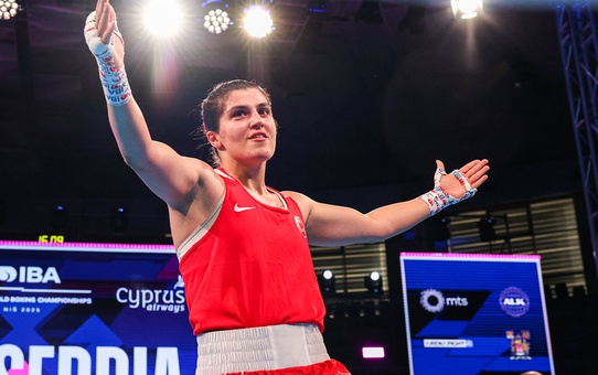 Busenaz Sürmeneli ve Elif Güneri'den erken veda