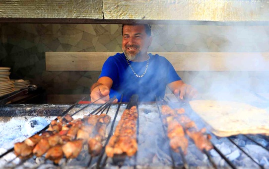 Antalya’da SUP Üzerinde Mangal Deneyimi