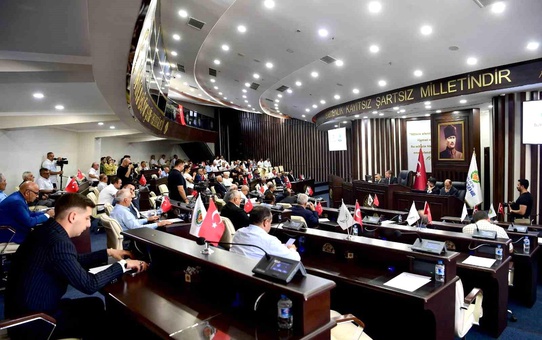Malatya Belediyesi'nden öğrencilere 1 aylık ücretsiz abonman ve destek çantası