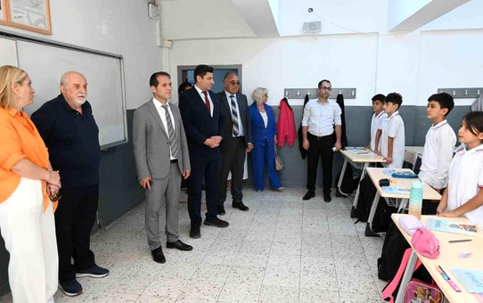 Hayırsever Avni Ongurlar'dan Okula Destek