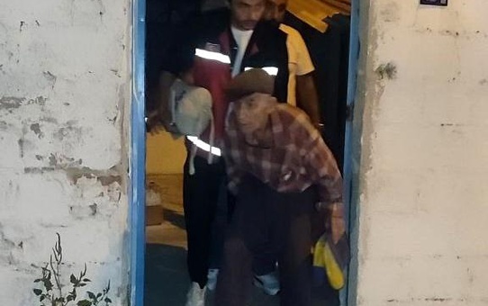 Yalnız yaşayan 85 yaşındaki adam huzurevine alındı
