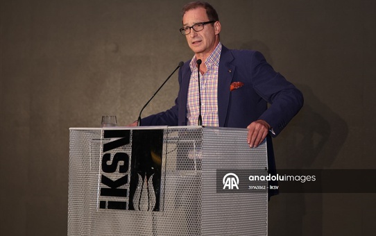Ömer Koç'tan İstanbul Bienali'nin açılışına damga vuran Gazze tepkisi