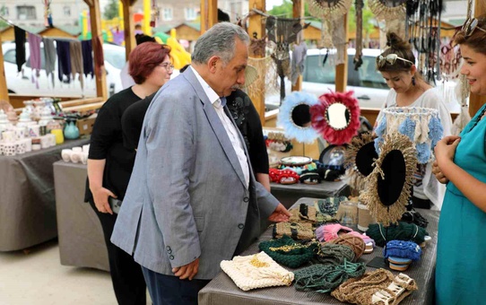 Maharetli Eller Kadın Üretici Pazarı Eylül'de Ziyaretçilere Kapılarını Açıyor