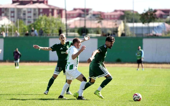 12 Bingölspor, Yeşilyurtspor'u 2-0 Mağlup Etti