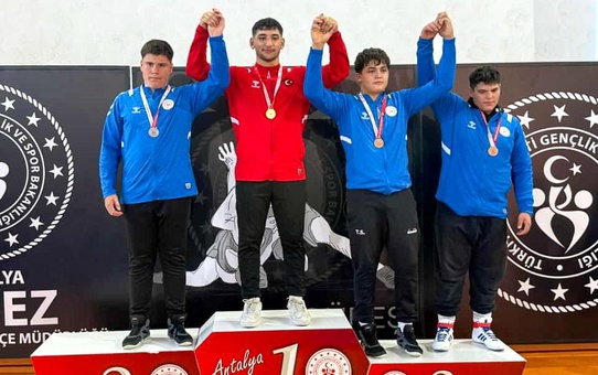 Manavgatlı Güreşçiler, Amatör Spor Haftası'nda İki Şampiyonluk Kazandı