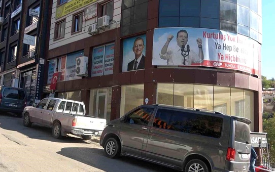 CHP Tunceli'de Eylem: Parti İçi Huzursuzluk