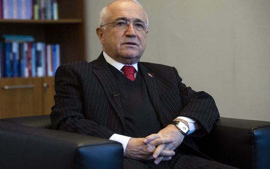 Skandal iddia! Cemil Çiçek'e mesaj attığını sanarken, yanlış kişiden torpil istedi