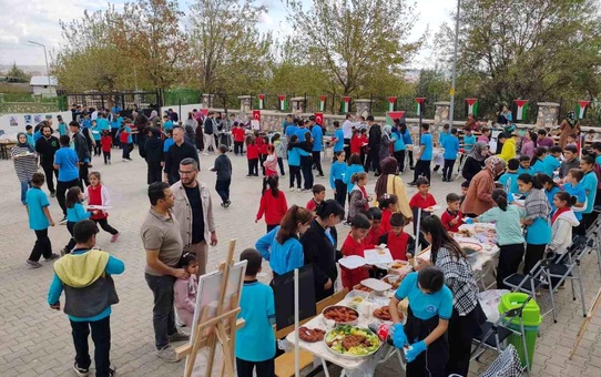 Kahta'da Gazze Yararı İçin Anlamlı Etkinlik