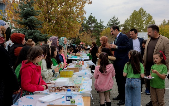 Gazze İçin Kermes Düzenlendi