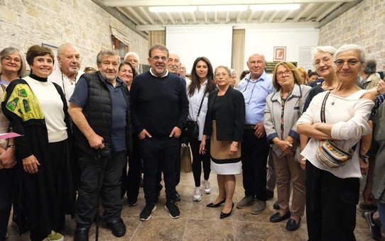 Ayvalık'ta 'Islak Kanatlar' Sergisi Açıldı
