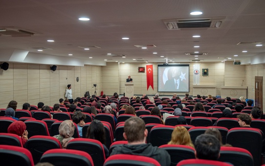 Cumhuriyet'in Eğitime Etkisi Konferansı