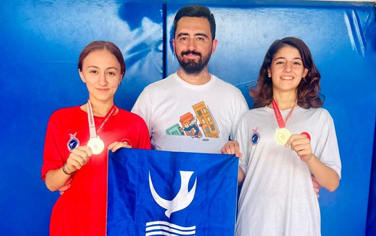 Aliağalı Kadın Taekwondocular Şampiyonluk Getirdi