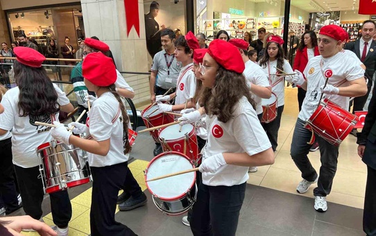 Cumhuriyet Bayramı Coşkusu Forum Trabzon'da Yaşandı