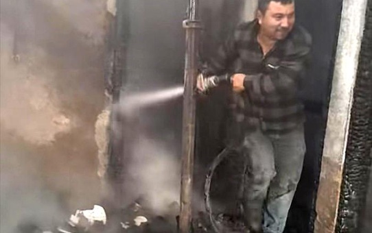 Giresun'da Yıldırım Düşmesi Sonucu Cami ve Evde Hasar