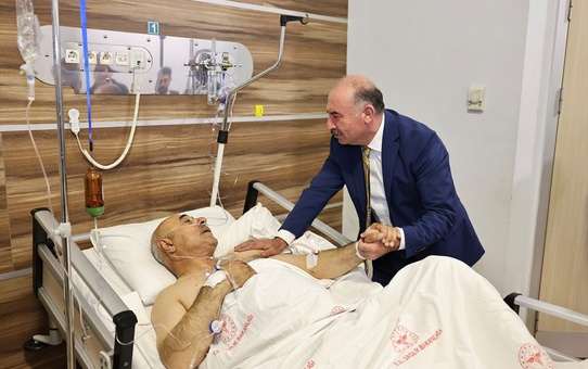 Belediye Başkanı Çakmak Trafik Kazası Geçirdi