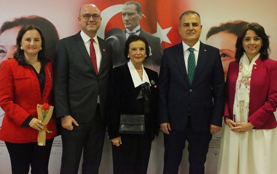 Lale Aytaman'ın Hayatı Anlatıldı