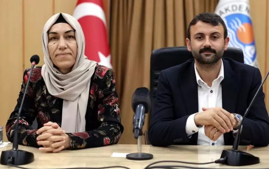 Belediye Başkanı ve Yardımcılarına Tahliye