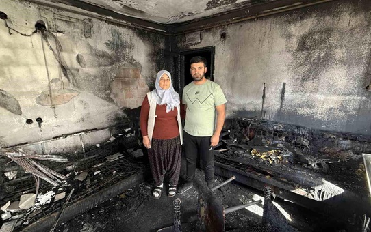 Adana'da Müstakil Ev Yangında Küle Döndü