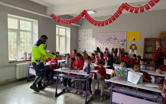 Kargı'da öğrencilere 'Trafik Dedektifleri' eğitimi verildi