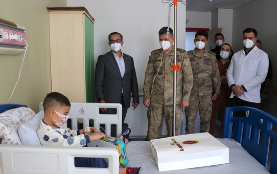 Jandarma Çocuklara Moral Verdi