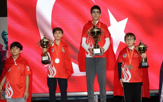 Türkiye'den satrançta tarihi başarı