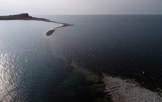 Çarpanak Adası'nda Uyarı Levhaları