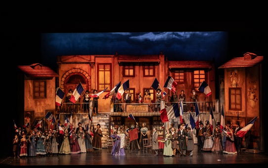 La Bohème Operası AKM'de Prömiyer Yaptı