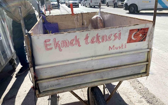 Mustafa Amca'nın Ekmek Teknesi