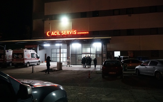 Yolcuya otomobil çarptı: Genç hayatını kaybetti