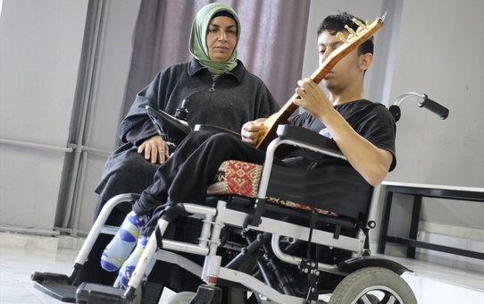 Muhammet Eren'in Müziği Engelleri Aşıyor