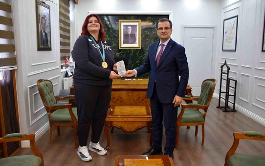 Hilal Öztürk'ten Tarihi Başarı