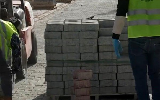 Çivril Belediyesi uzun yıllardır yapılmayan Kızılcasöğüt Mahallesi üst yapı çalışmalarına başladı