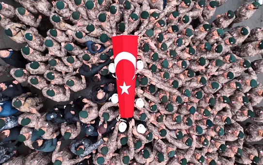 Şehit polise silah arkadaşlarından duygusal veda
