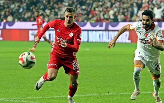 Galatasaray, Antalyaspor'u 4-1 Yendi