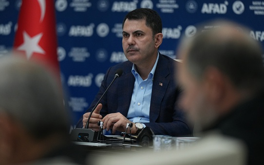 Türk siyasetinde görülmemiş sözler! CHP'li isimden Bakan Kurum'a: Tarihe geçtiniz