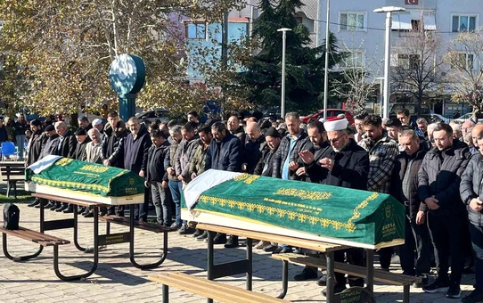 Öldürüp intihar etmişti, kızıyla yan yana toprağa verildi