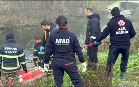 Edirne'de Otomobil Dereye Uçtu: Genç Sürücü Hayatını Kaybetti