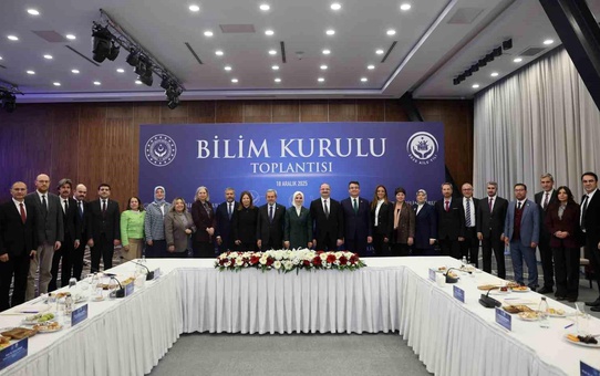 Bilim Kurulu toplantısı Rektör Hacımüftüoğlu'nun katılımıyla gerçekleştirildi; Bilim temelli sosyal politikalar vurgusu