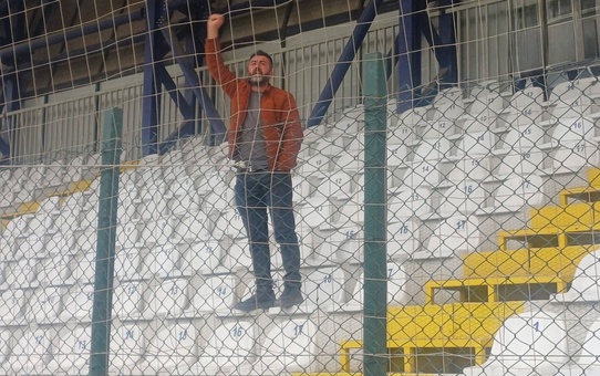 600 kilometre yol kat edip takımını tek başına destekledi