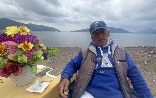 Marmaris'in Çiçekli Masası Turistlerin Gözdesi