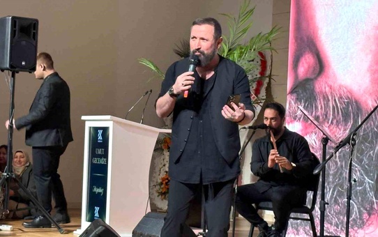 Talha Bora Öge, Kayseri'de Umut Gecesi Konserinde Hayranlarıyla Buluştu