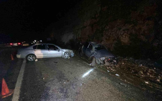 Antalya'da Trafik Kazası: 4 Yaralı