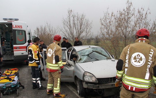 Kula'da Trafik Kazası: Bir Ölü, Bir Yaralı