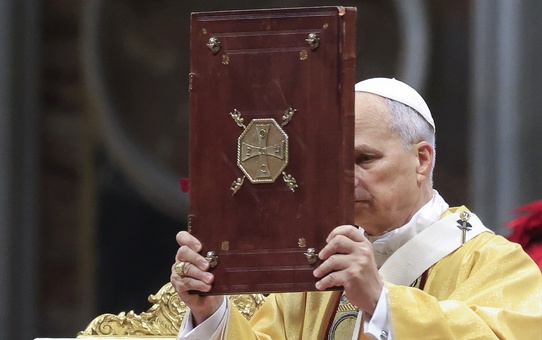 Papa 14. Leo, Vatikan'da ilk kez Noel ayini yönetti