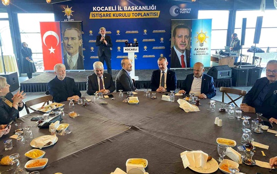 Eski bakan Osman Pepe'den 'Yeni Yalta yazılıyor' uyarısı