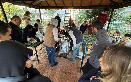 Antalya'da Foseptiğe Düşen Çocuk Kurtarıldı