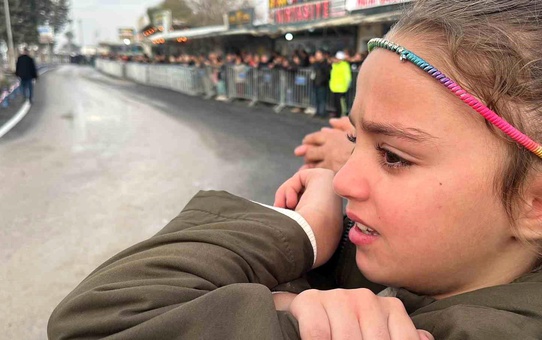 'Recep dedesini' görmek isteyen Dilek gözyaşlarını tutamadı