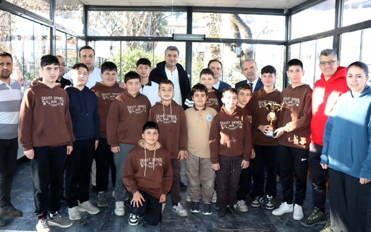 Şehit Şenol Akar Ortaokulu Voleybol Takımına Moral Kahvaltısı