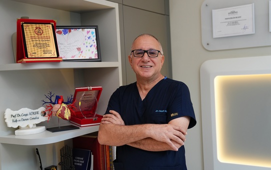 75 Yaşındaki Kadın, Türkiye'de Ameliyat Oldu