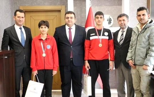 Şampiyon öğrencilere ödüller ve burs müjdesi
